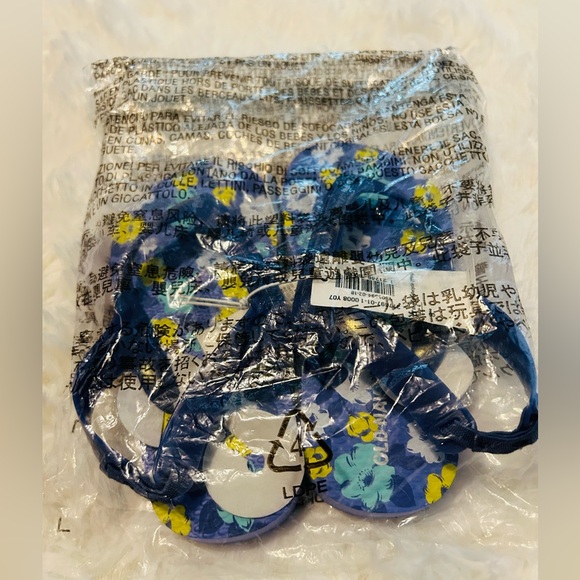New Toddler Old Navy Flip Flops Sandals. Size 8 Blue and floral - Picture 4 of 4